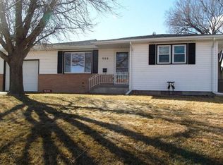 908 E 7th St, Mccook, NE 69001