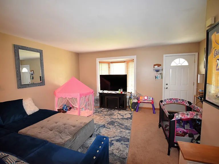 235 W Hickory Rd — Photo 30
