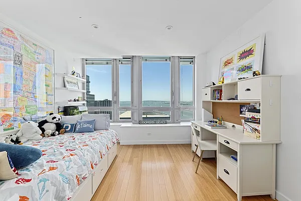 Rented by R New York | media 10