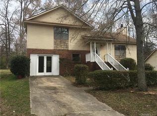 5915 Hunters Crossing Ln, Charlotte, NC 28215