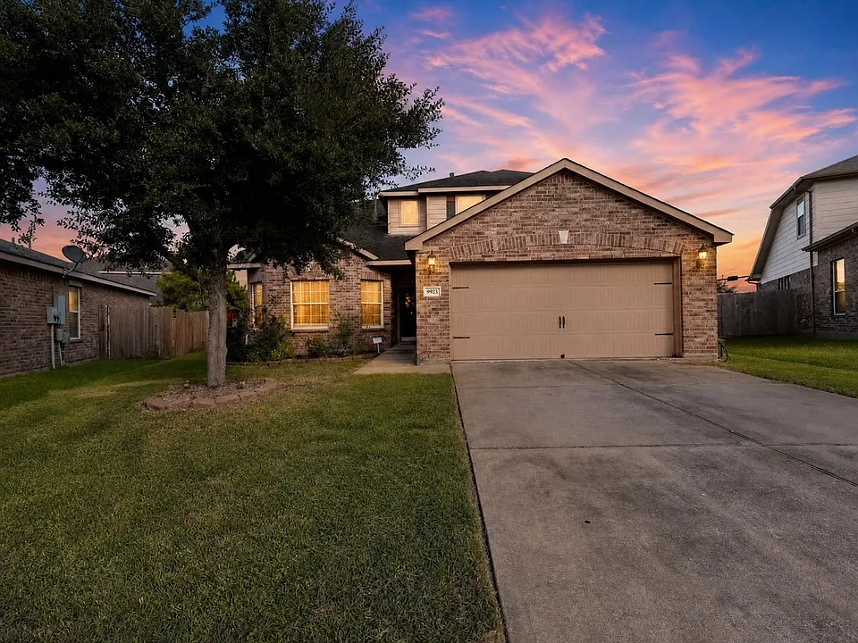 9923 Onyx Trail Dr