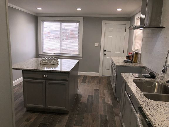 5th image of 14660 Woodmont Ave