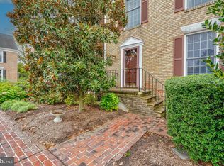 11 Parliament Ct, Baltimore, MD 21212