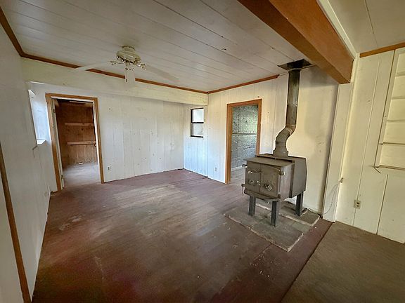 4th image of 1489 Lower South Fork Rd