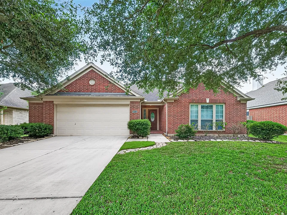 16715 Red Falls Cir
