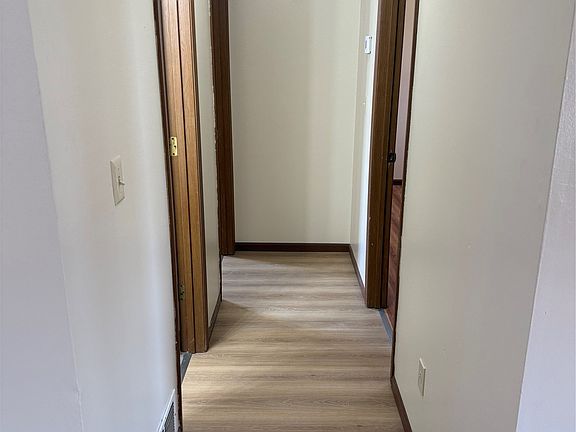 5th image of 204 Oldweiler Dr
