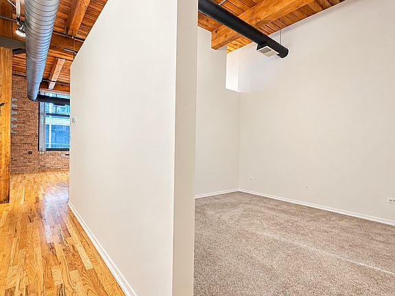 4th image of 625 W Jackson Blvd APT 310