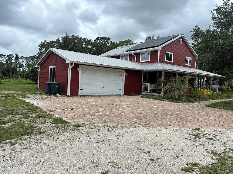 7910 Kennedy Ln — Photo 1