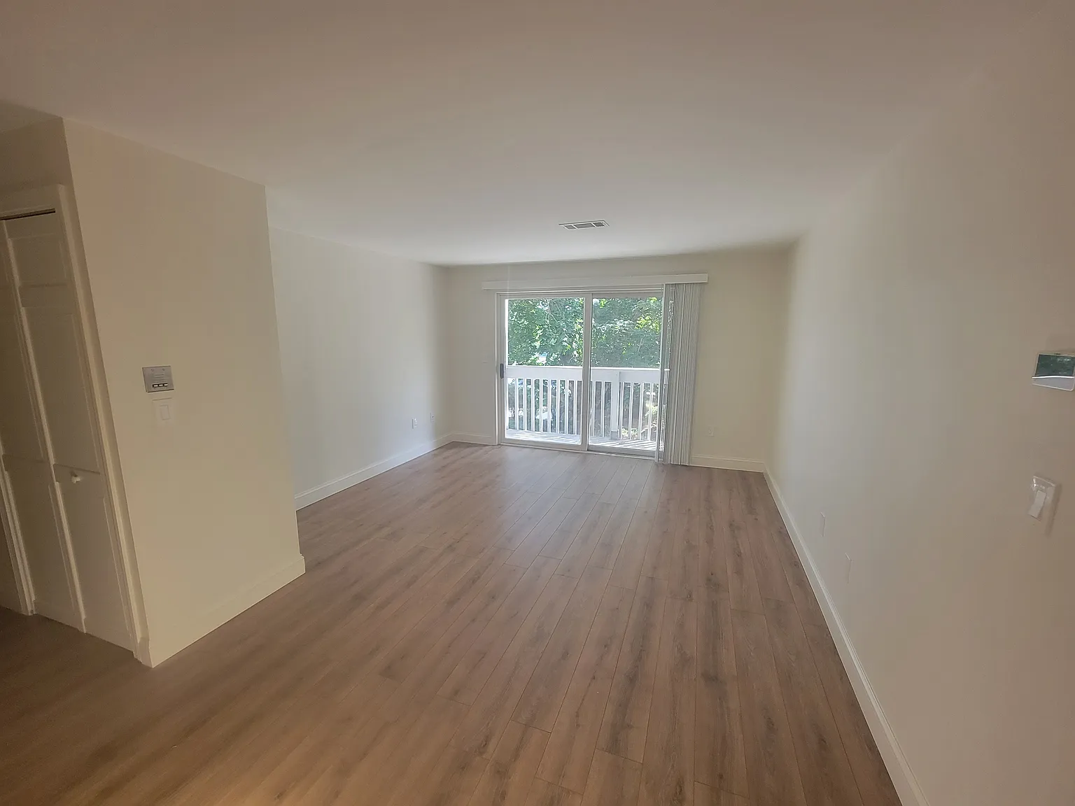 2 bed, 938 sqft, $2,600 — Photo 3