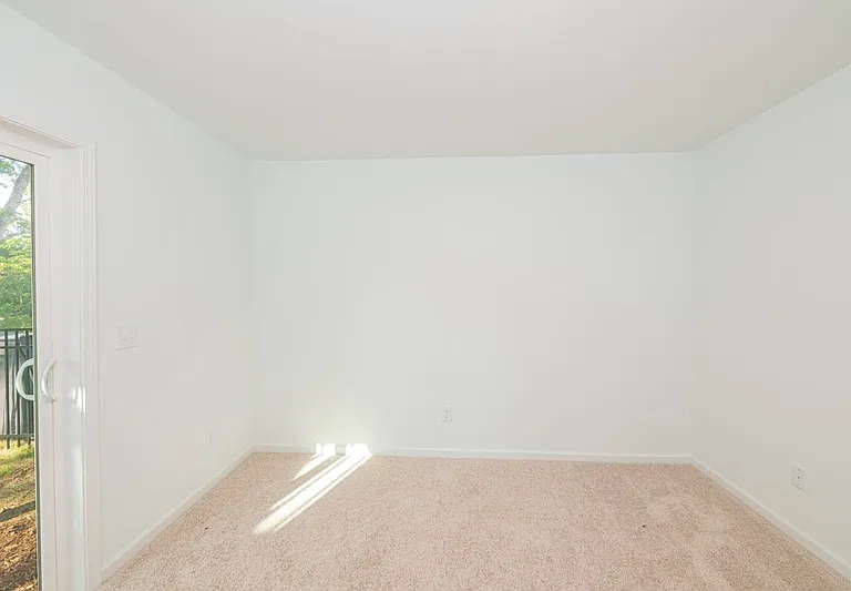 815 Freston Rd — Photo 28