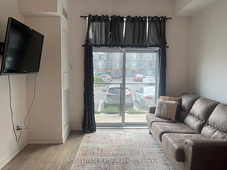 470 Dundas St E #114 — Photo 5
