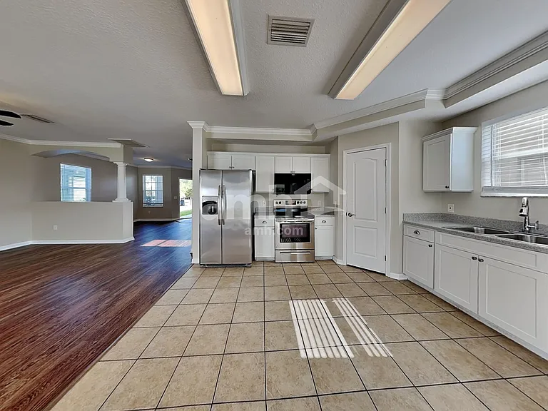 8157 Canterbury Lake Blvd — Photo 3