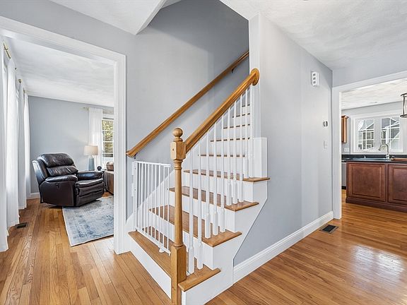 4th image of 12 Bell Rd