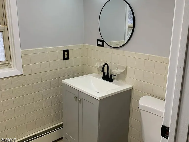 2144 Evans St — Photo 11