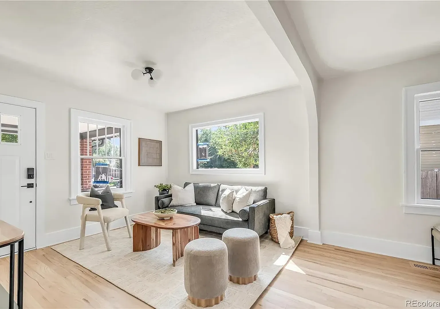 Awesome 3-Bdrm, 2-Bath Near Du And Hospital! Avail. For Immediate Occupancy! — Photo 3