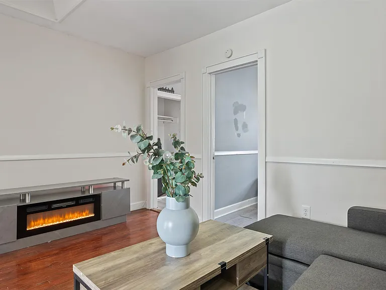 154 Van Horne St — Photo 16