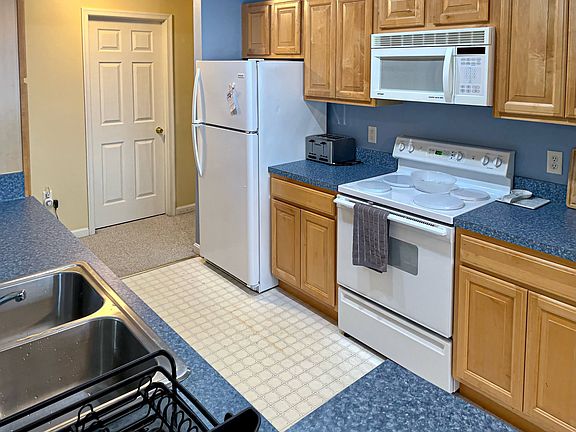 3rd image of 4100 Sand Piper Dr Unit 16