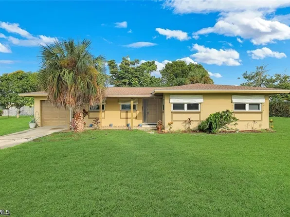 5248 Versaille Ct, Cape Coral, FL 33904