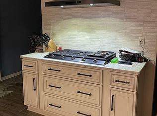 10 Roberts St, Cumberland, RI 02864