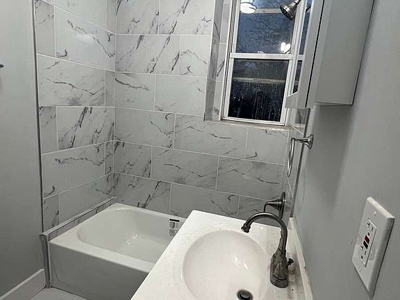 3rd image of 1009 S Orange Ave #103
