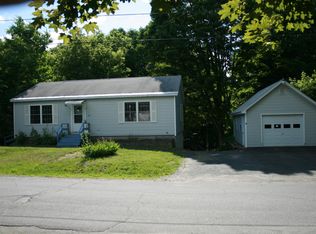 40 Forest St, Dexter, ME 04930