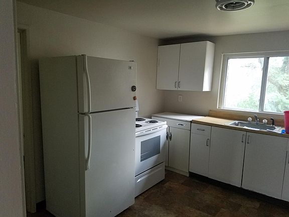 3rd image of 878 E Everly St