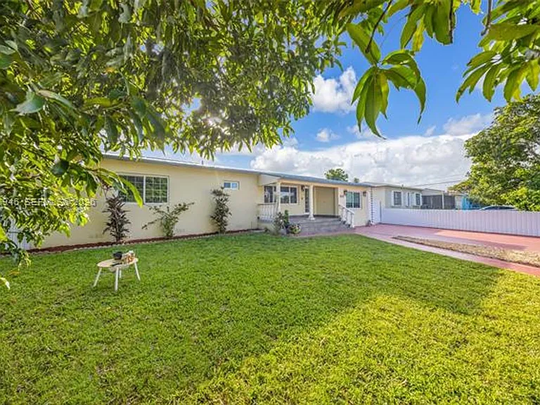 5862 W 2nd Ct #5862 — Photo 4