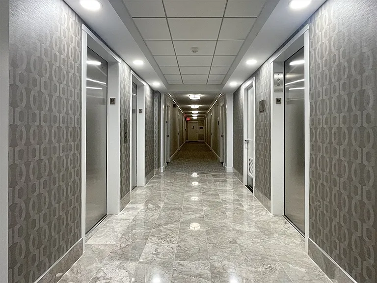 2 Hawthorne Pl #16K — Photo 20