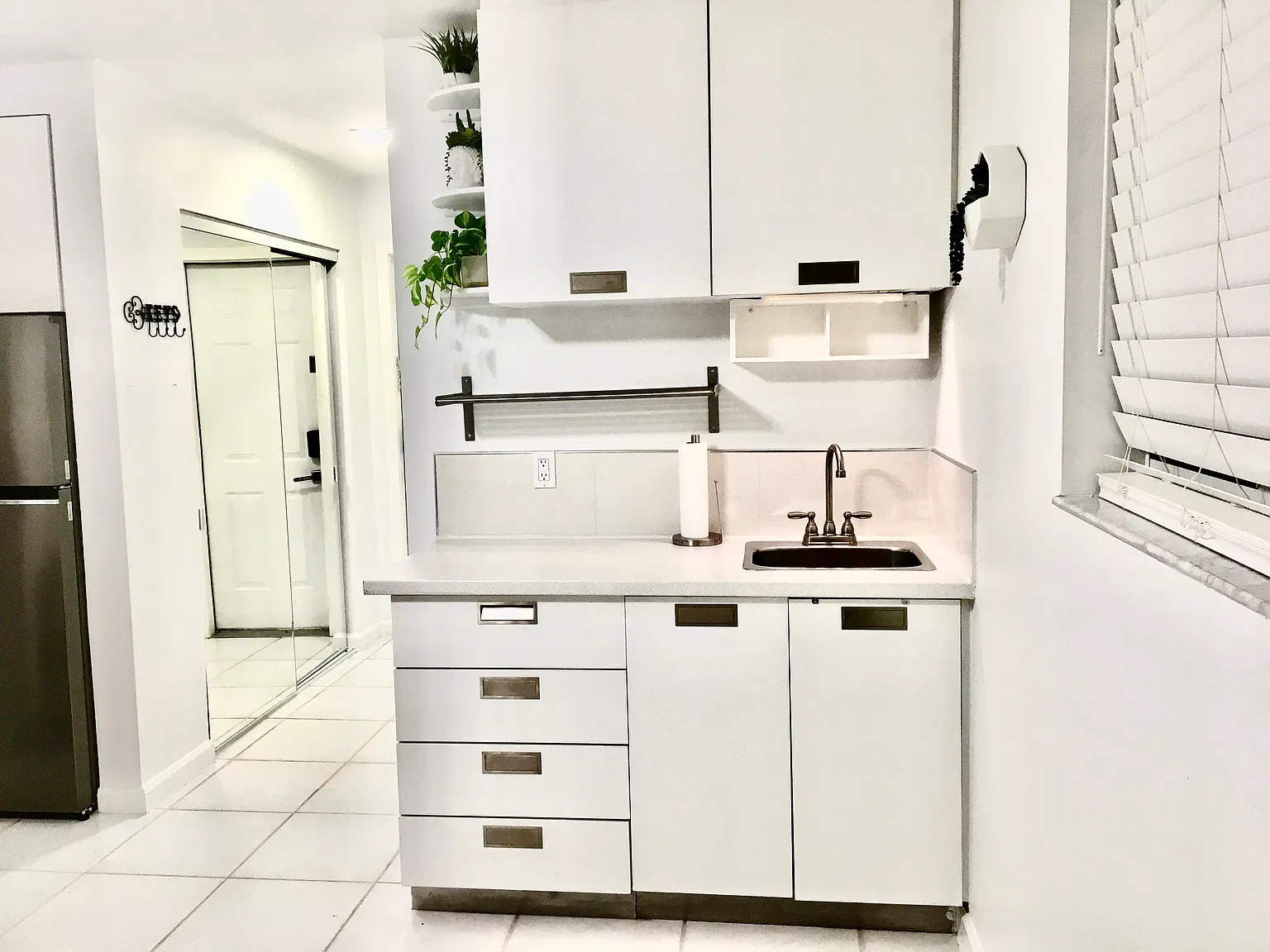 Studio, 400 sqft, $1,850 — Photo 3