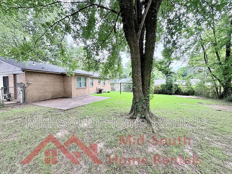 4627 Crystal Springs Dr — Photo 23