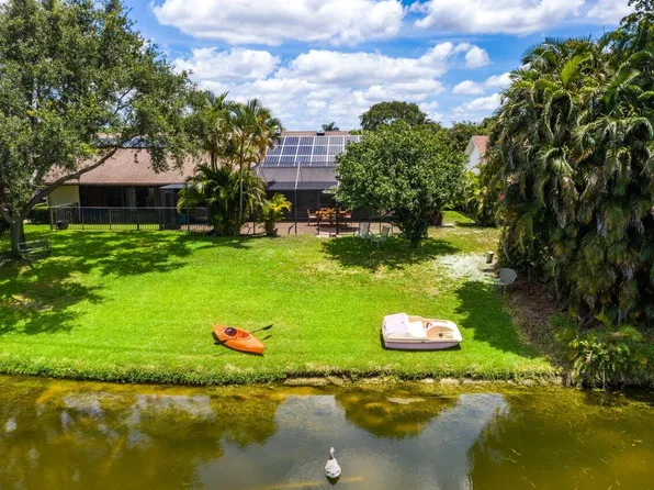 1367 Riverside Circle, Wellington, FL 33414