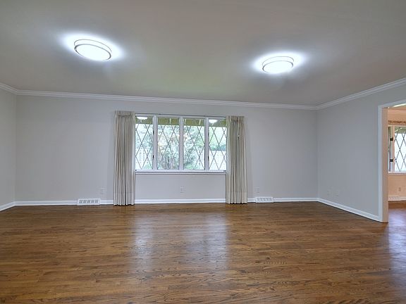 3rd image of 1871 Kensington Ct