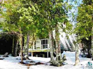22 Island Circle Dr, Lutsen, MN 55612