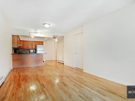 3rd image of 2323 31st Ave APT 2C