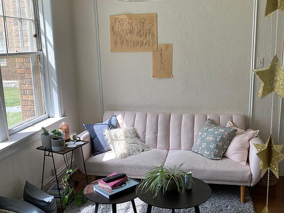 3rd image of 1020 Art Hill Pl APT 2N