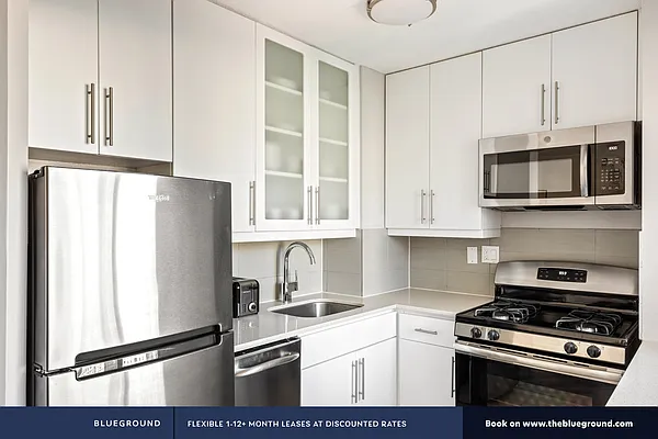 Rented by The Blueground | media 29