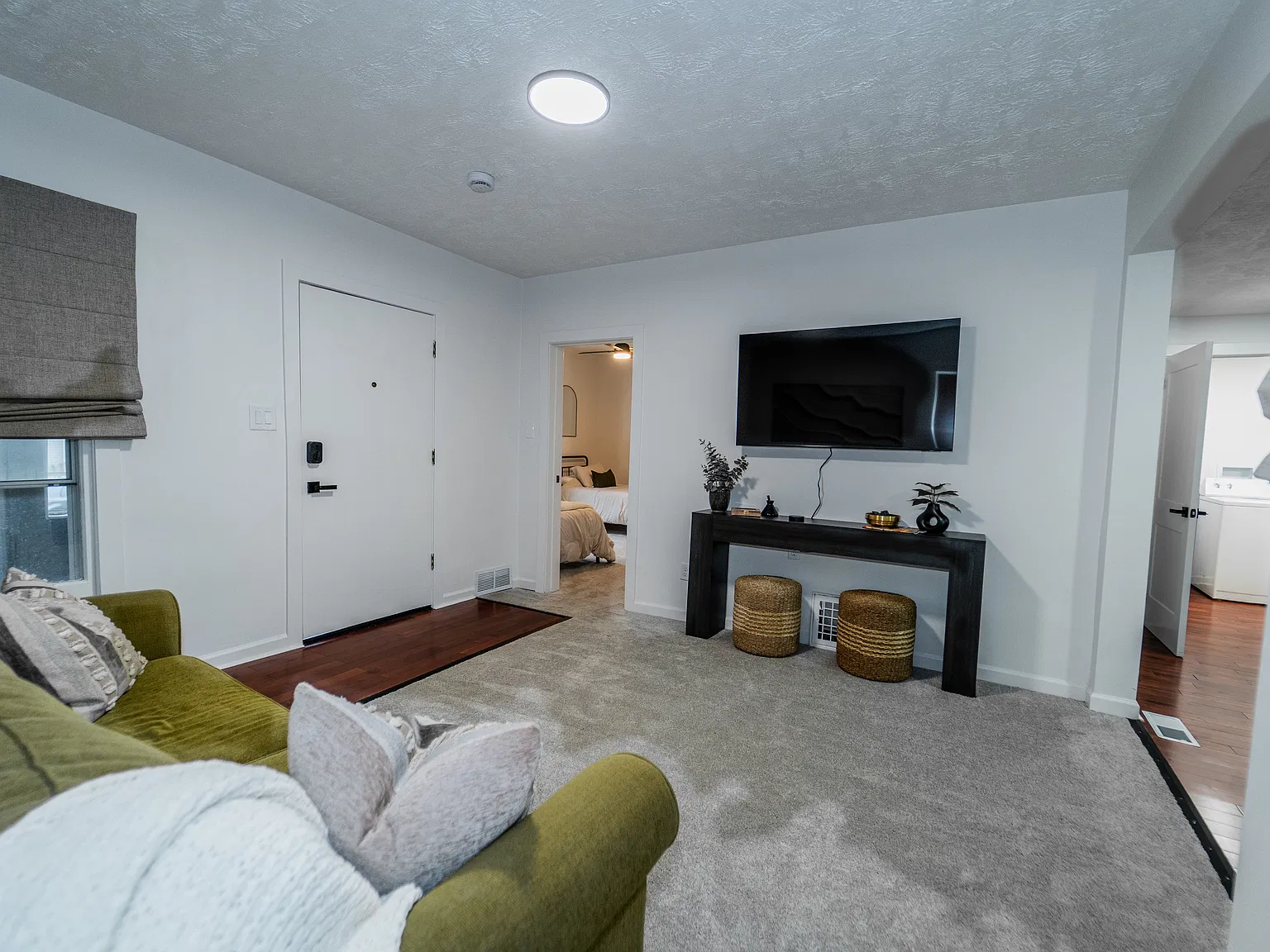 2 bed, 929 sqft, $2,000 — Photo 4