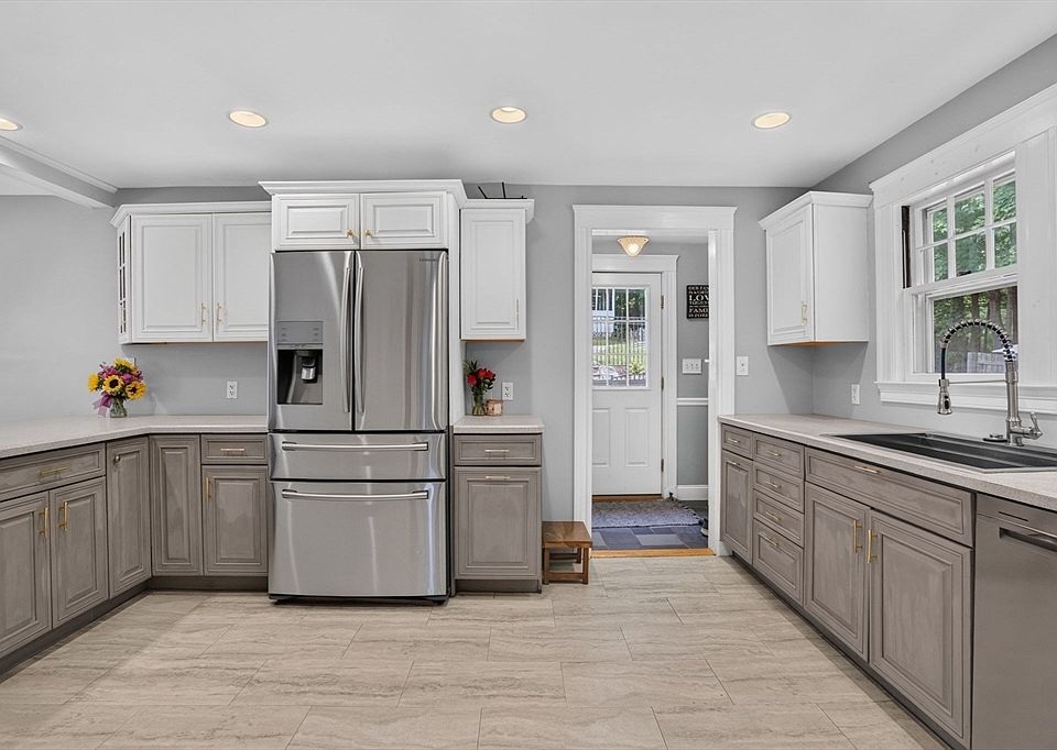 158 Haverhill St, North Reading, MA 01864 | Zillow