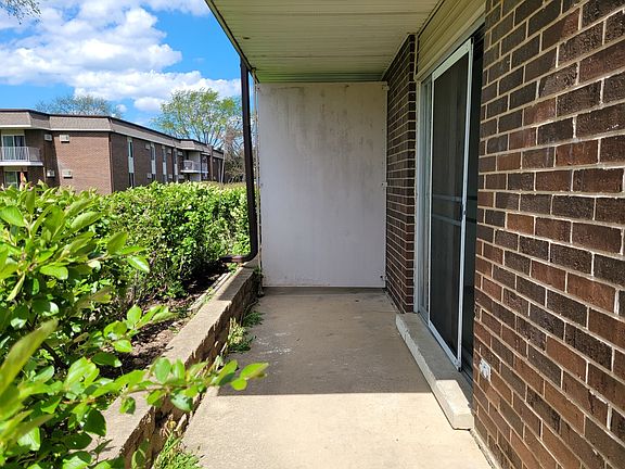 3rd image of 972 Thornton Ln APT 101