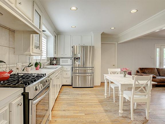 2nd image of 4602 Briarbend Dr