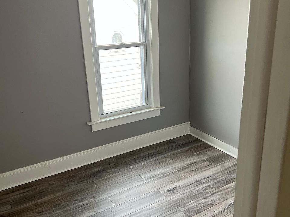 1st image of 51 Endicott Ave #51