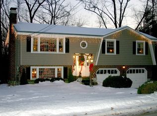 29 Hornbeam Hill Rd, Chelmsford, MA 01824