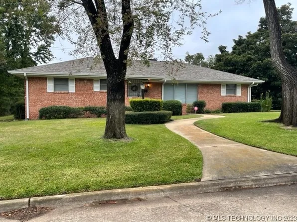 1955 W Liveoak St, Durant, OK 74701