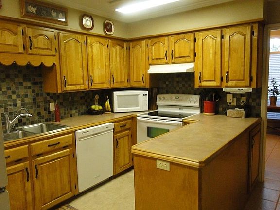 4th image of 7206 Windmill Ln