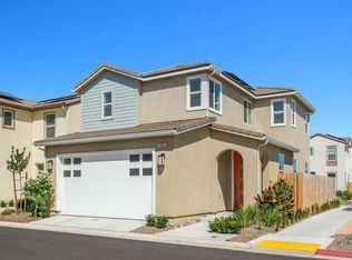 2045 N Perry Ln, Clovis, CA 93619