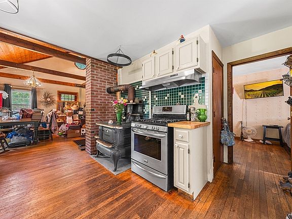 2nd image of 109 Cocasset St
