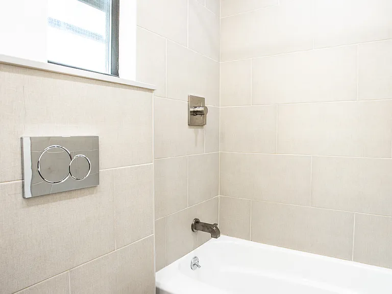 67 Diamond St #2R — Photo 20