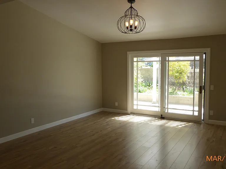 460 Phlox Ct — Photo 8