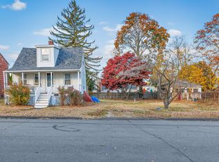 168 Ridgeley Ave, Fairfield, CT 06825