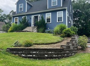 37 Old Hickory Dr, Cumberland, RI 02864